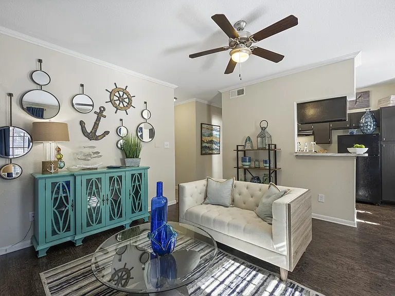 The Reston Apartments — Photo 4