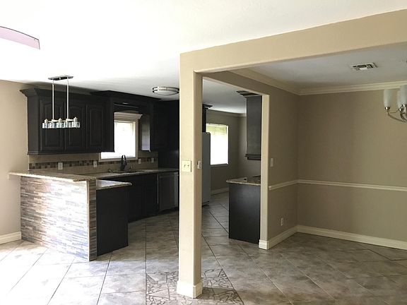 5th image of 4009 Rooney Dr