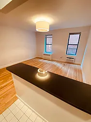 Rented by Metropolis Real Estate of Manhattan