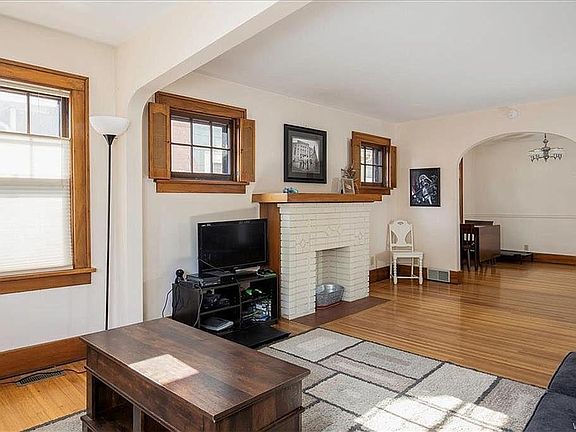 4th image of 299 McKinley Ave #1