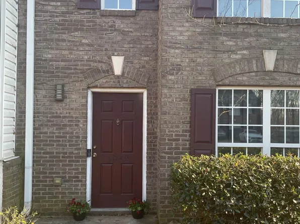 3049 Waldrop Cir, Decatur, GA 30034