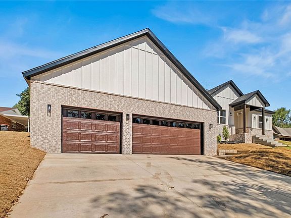3rd image of 18044 Broadview Dr
