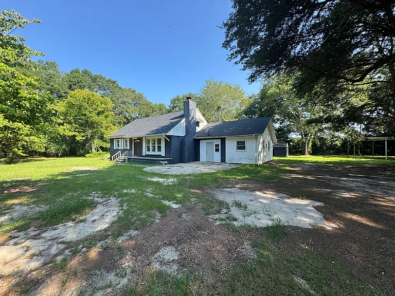 1084 Forbes Ln — Photo 21