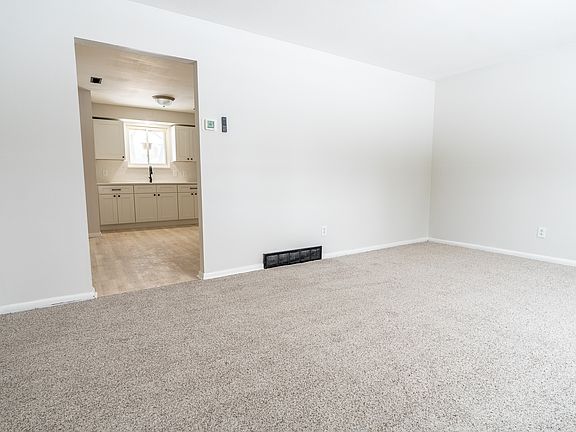 5th image of 18604 Cook Ave