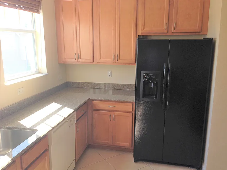690 Amador Ln #2 — Photo 5