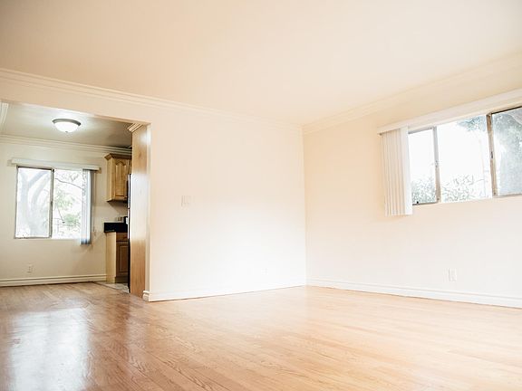3rd image of 2241 Virginia Ave APT 9