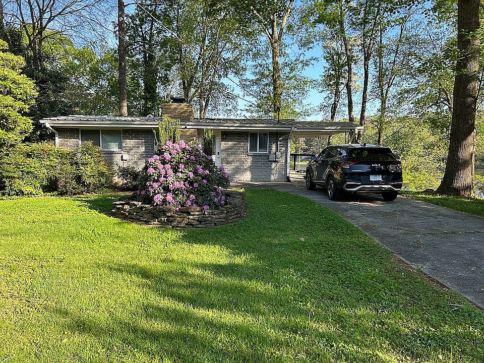 1st image of 772 Lake Dr