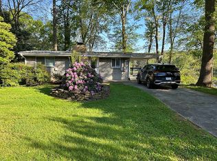 772 Lake Dr, Snellville, GA 30039