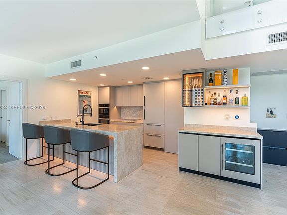 2nd image of 200 Biscayne Boulevard Way APT 508