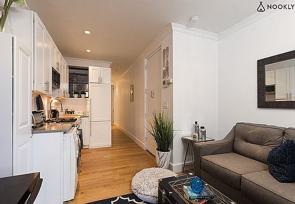 2nd image of 228 E 27th St APT 5A