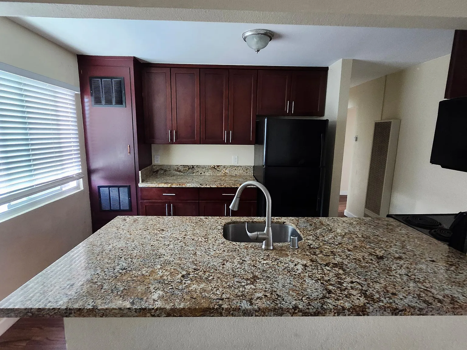 2 bed, 765 sqft, $1,495 — Photo 2