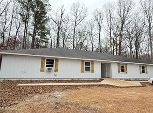 214 Lambs Rd APT D, Grenada, MS 38901