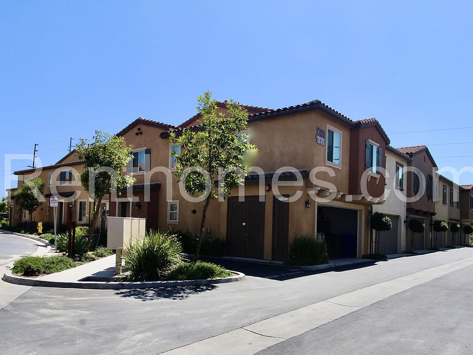 1st image of 1780-11 Saltaire Pl