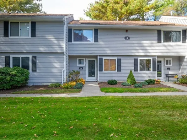 6 Beals Cove Rd APT E, Hingham, MA 02043