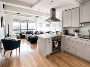 12 Stoneholm St APT 623, Boston, MA 02115