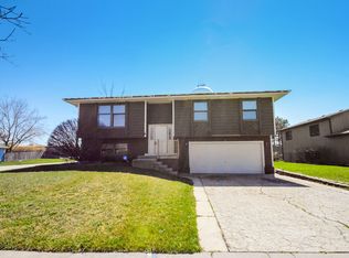 16 Quail Run, Lake In The Hills, IL 60156