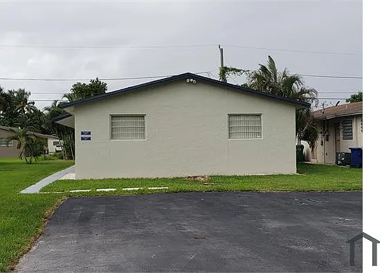25430 SW 107th Ave — Photo 2