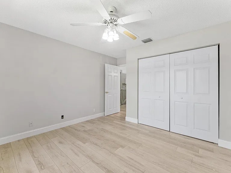5809 Sun Pointe Cir — Photo 23