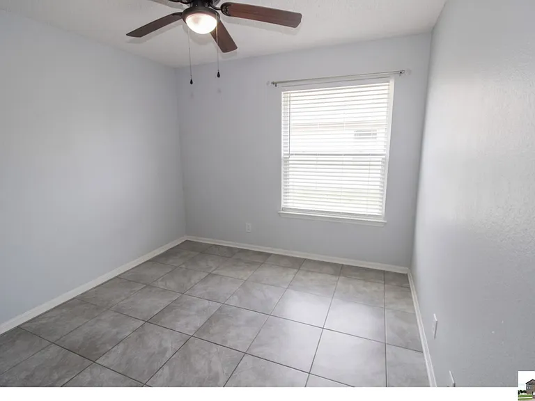 2702 Cactus Dr — Photo 5