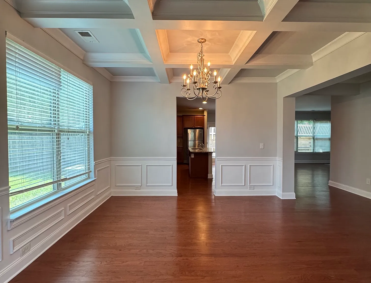 5 bed, 3.5 bath, 3372 sqft, $2,850 — Photo 4