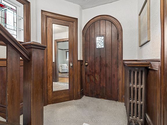 2nd image of 87 Riverview Gdns