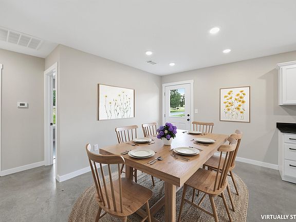 3rd image of 122 Barger Circle Rose