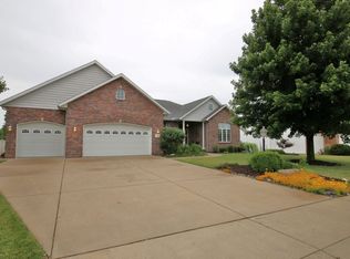 215 S Oklahoma Ave, Morton, IL