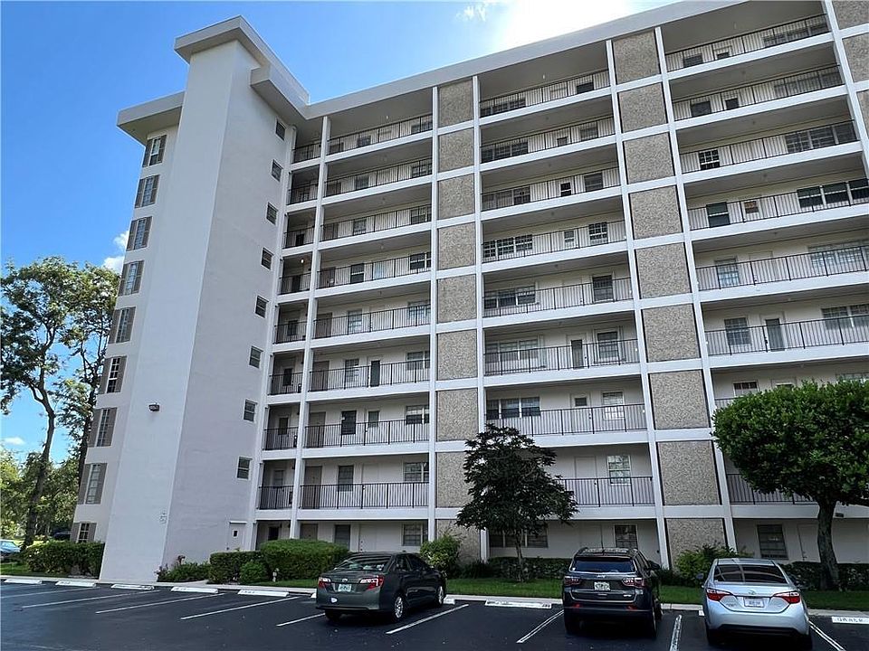 1st image of 3300 N Palm Aire Dr APT 509