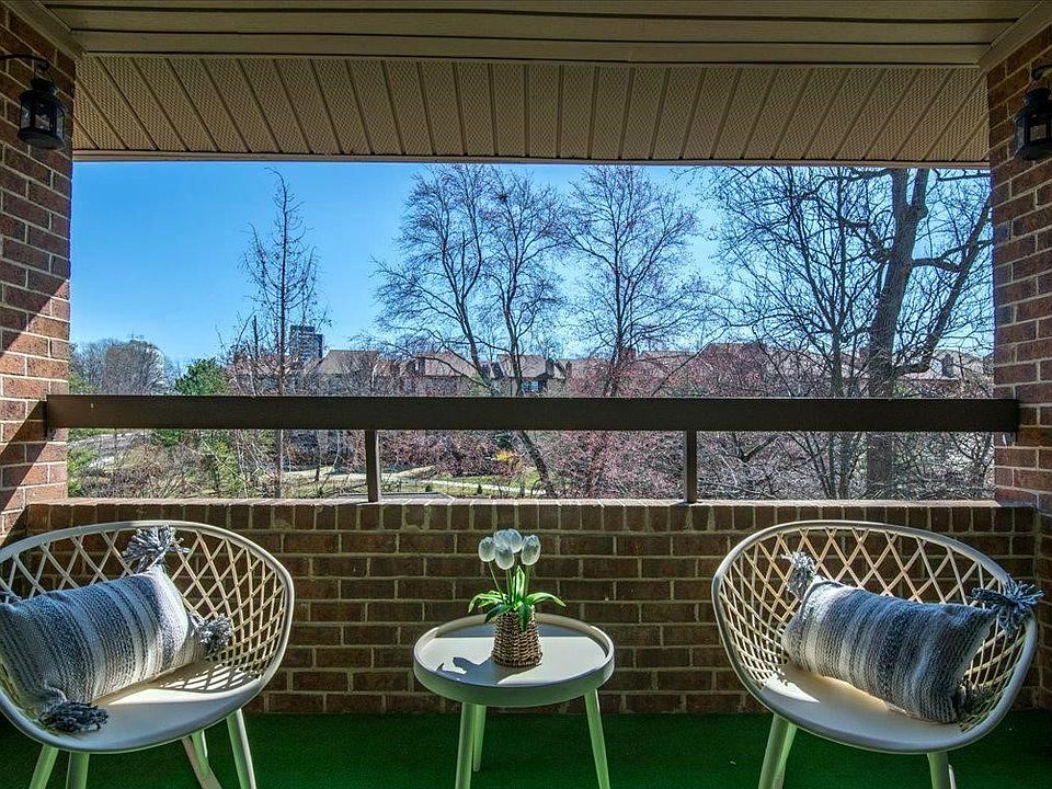 Covered balcony with great view