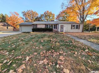 804 Hilldale Ave, Washington, IL 61571