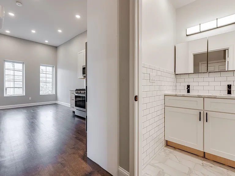 130 W Side Ave #1 — Photo 6