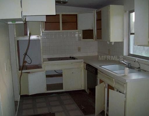 4th image of 2904 Venice Way
