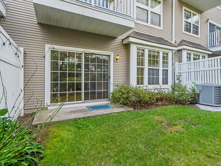 260 Riverwalk Way — Photo 17