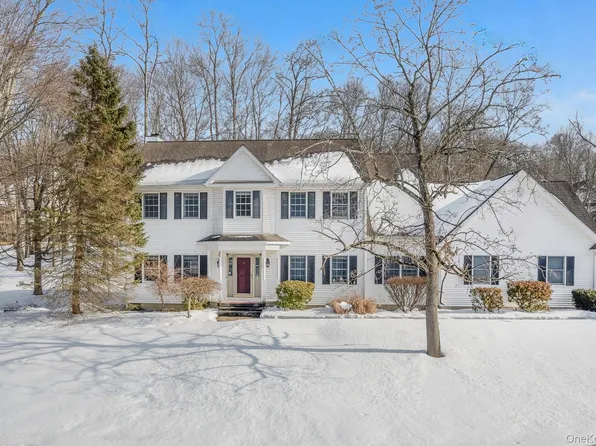 9 Trotter Lane, Poughkeepsie, NY 12603