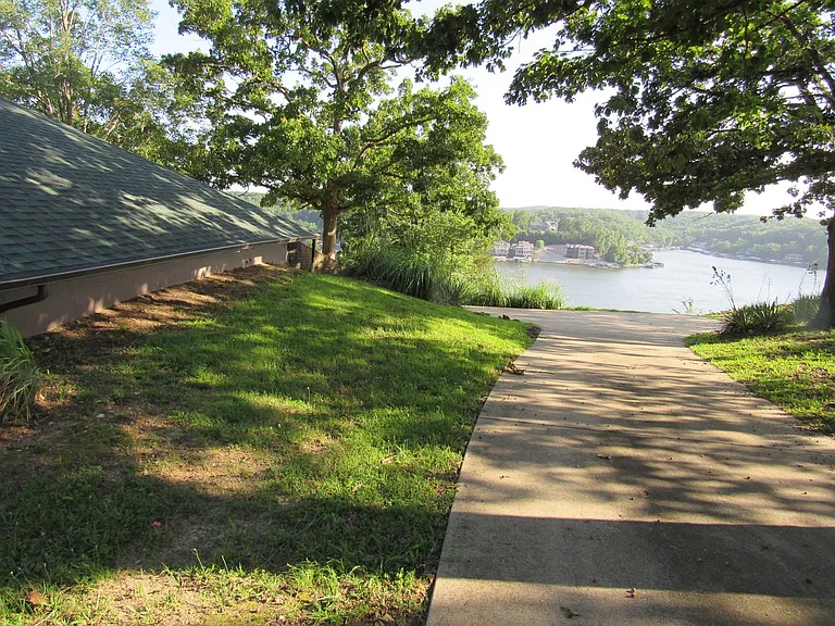 142 Port Niangua Ln — Photo 36
