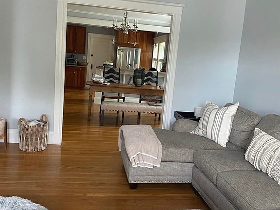 3rd image of 159 Willow St #2