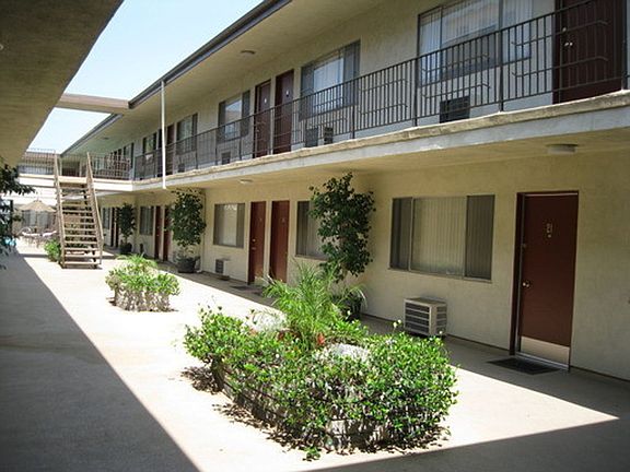 2nd image of 3399 Bennett Dr #36
