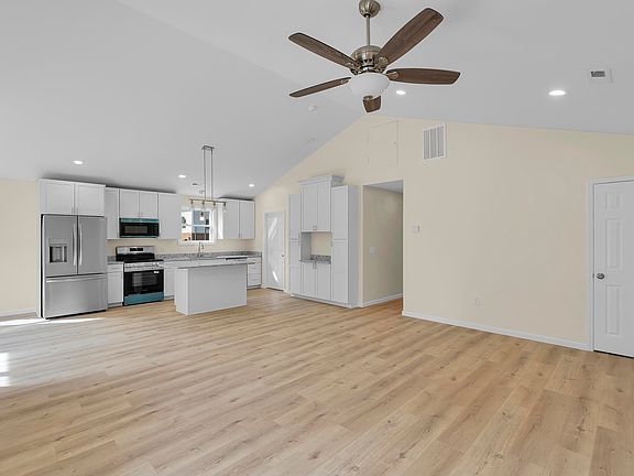 3rd image of 101 Alco St