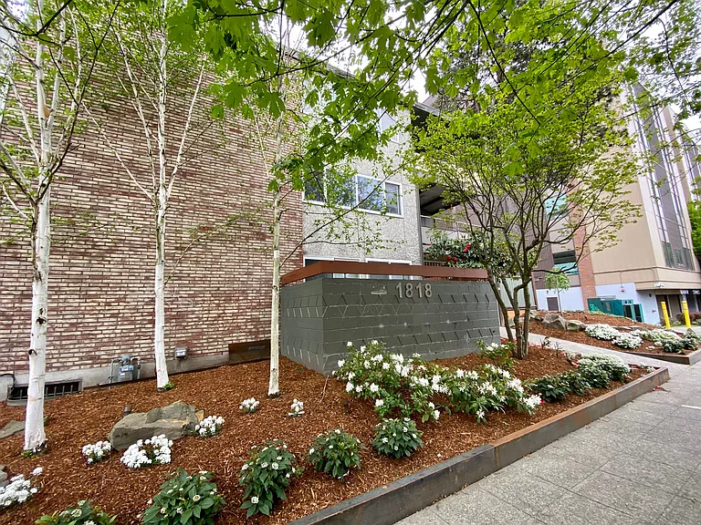 1818 Harvard Ave #102 — Photo 3