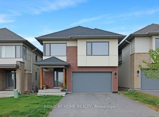 159 Rockmelon St #B, Ottawa, ON K1X0K6