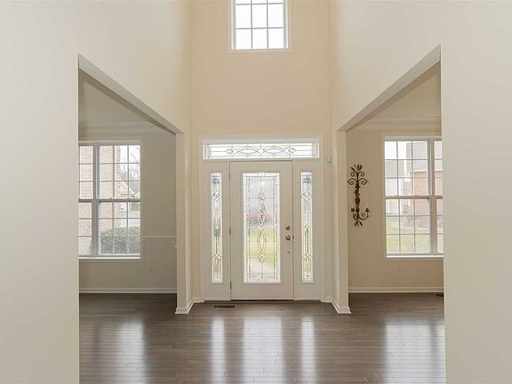 4th image of 65 Marcy Ln
