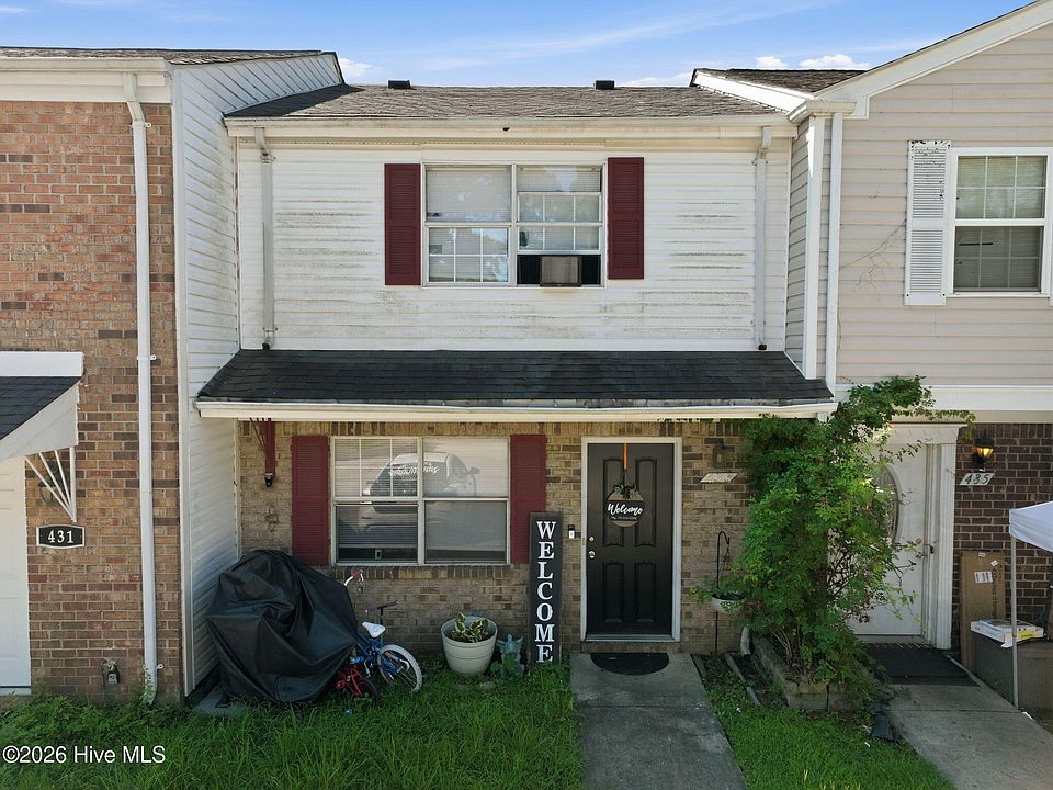 1st image of 433 Myrtlewood Circle