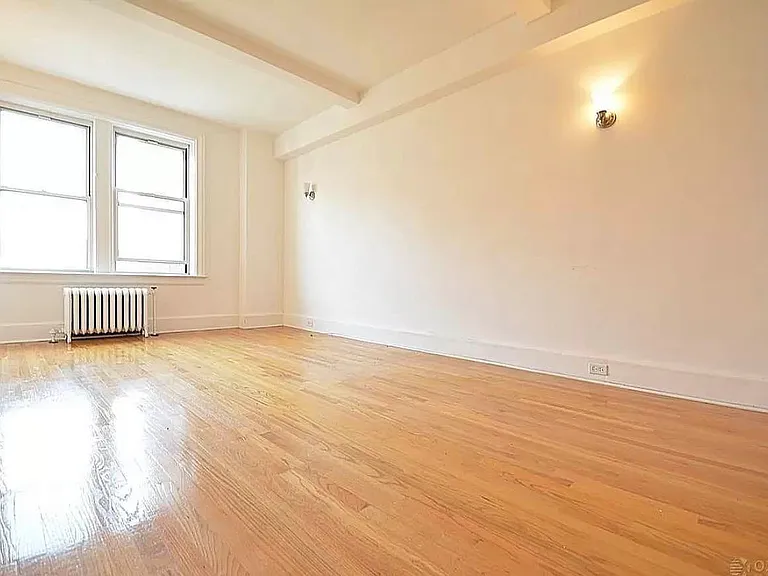 200 W 70th St #4S — Photo 1