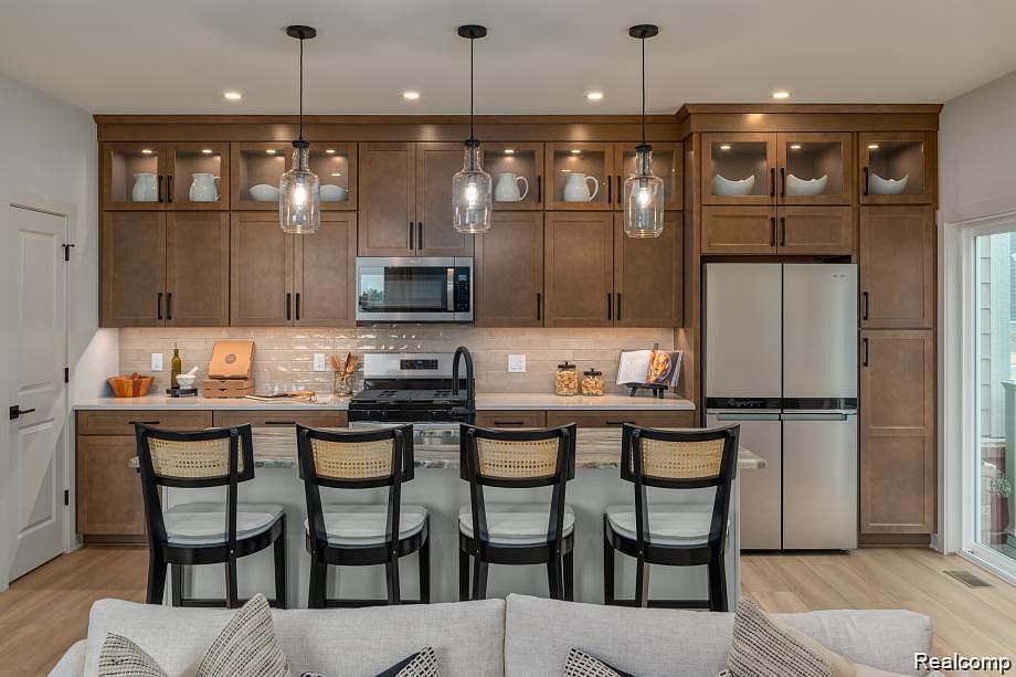1st image of 49495 Coldwater Ridge Dr