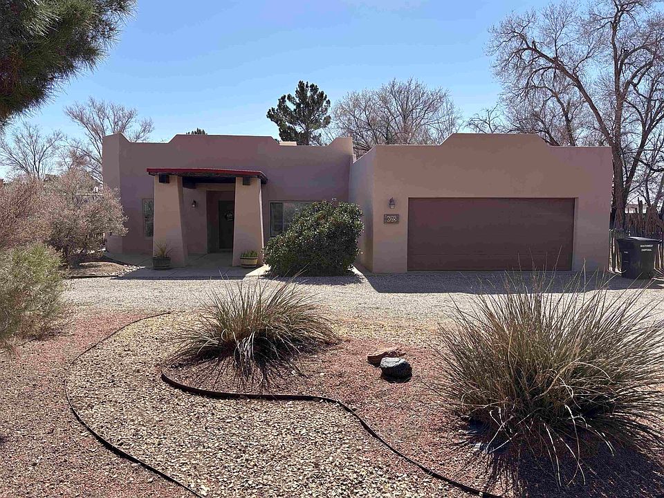 1st image of 625 Calle Del Flor