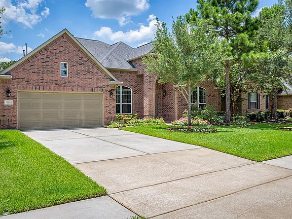 2nd image of 12118 Guadalupe Trail Ln