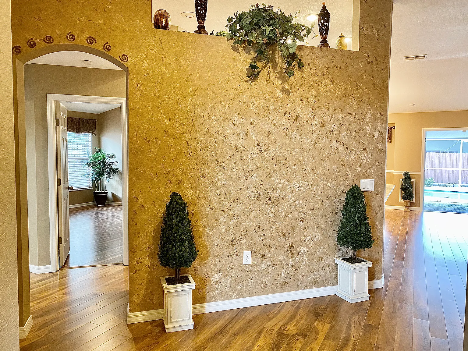4 bed, 1742 sqft, $2,995 — Photo 3