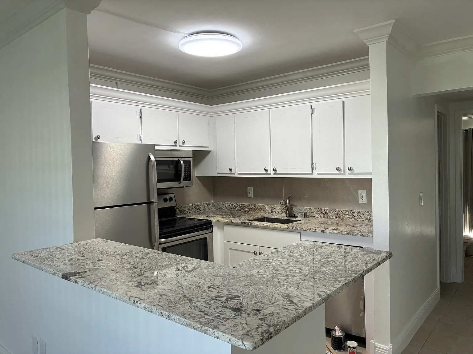 1 bed, 1.0 bath, 570 sqft, $1,600 — Photo 3