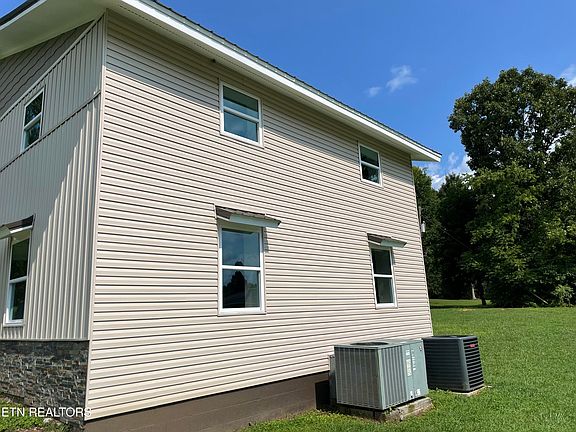4th image of 359 Community Dr