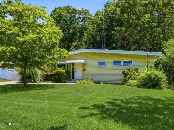 190 Parkview Terrace N, Middletown, NJ 07738